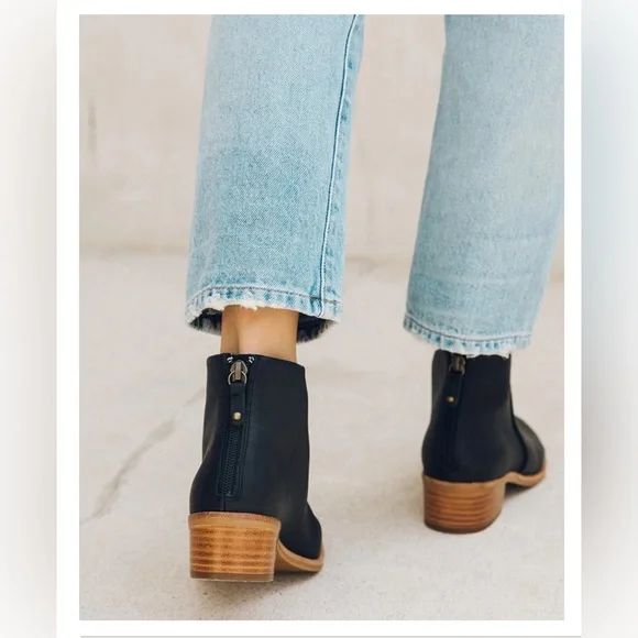 Soludos Venetian Leather Ankle Boots - Picture 3 of 10